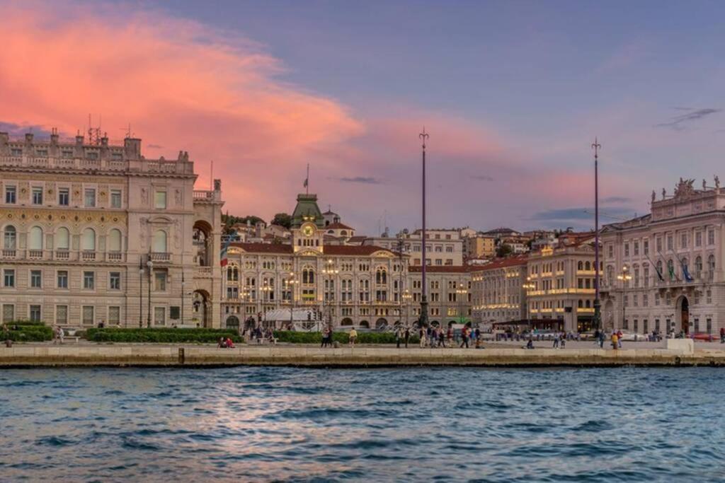 Luxury Stazione Centrale Elegante Loft Daire Trieste Dış mekan fotoğraf
